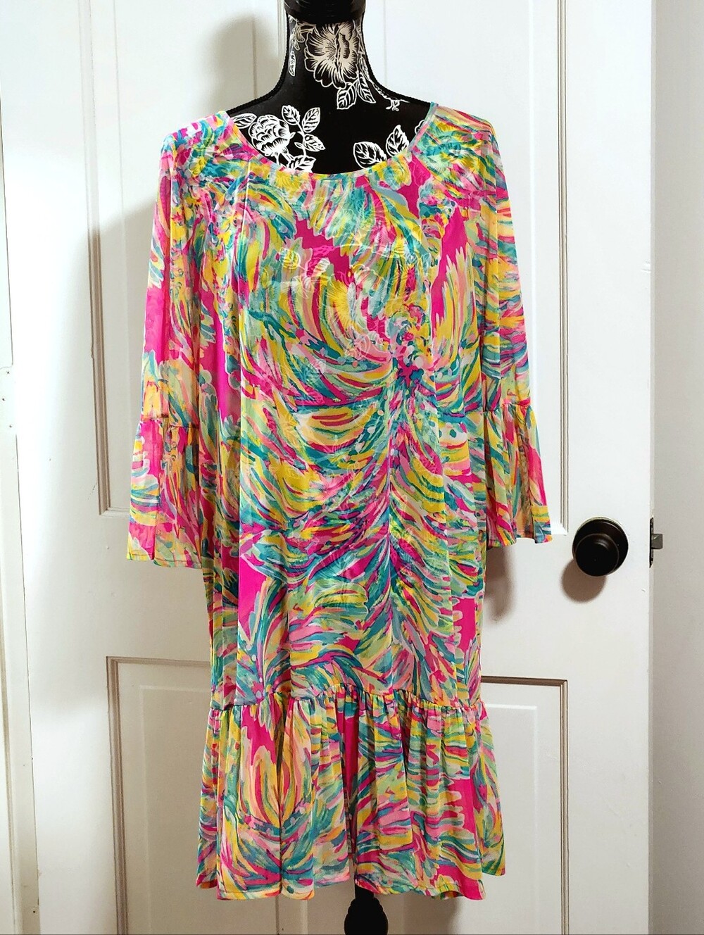 🦄VERY HTF Lilly Pulitzer🦄 - Alfresco Coverup - Picture 2 of 16